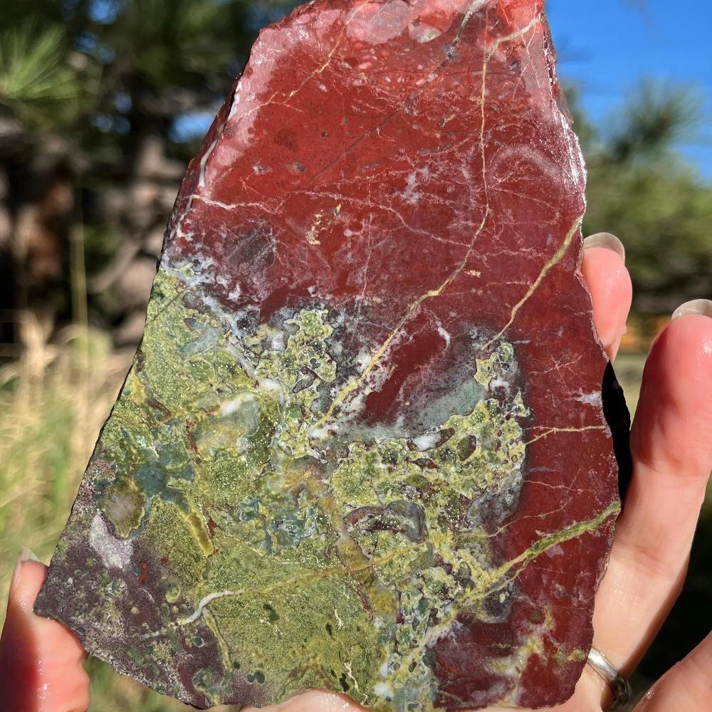 แผ่นหินเลือดมังกร