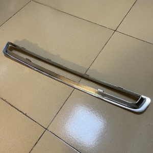 Yiqida tự động hệ thống cơ thể phụ tùng xe hơi phụ tùng khác xe bumpers dưới lưới tản nhiệt khung sáng cho Volvo XC90 OE 30698143 - Product Image 4