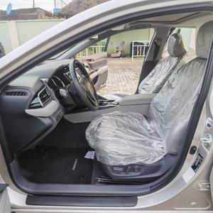 2018 <span class=keywords><strong>camry</strong></span> toyota משמש היגוי שמאל אוטומטי תיבת הילוכים טורבו מנוע מתכת עור כהה אור R16 חשמלי היברידית אפשרויות