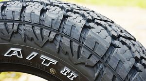 ยางล้อรถยนต์นั่งส่วนบุคคล SUV Mt LT245 31x10.50R15 70R16ขนาด M/t จากจีน