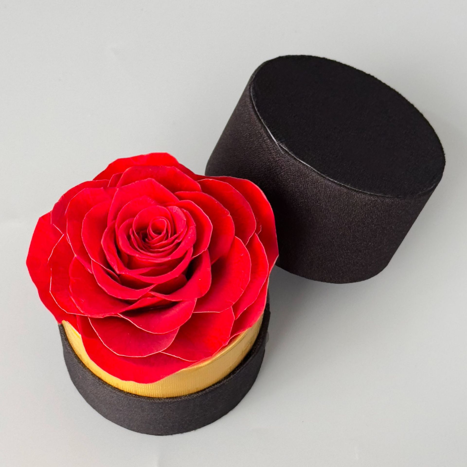 Red rose 5 + Golden silk gift box