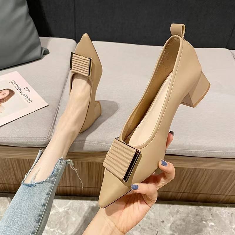 สีน้ำตาล