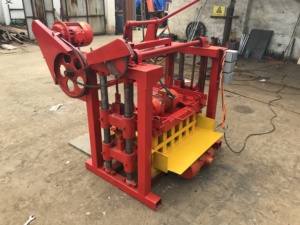 QTJ4-45Semi-Automatic <span class=keywords><strong>Block</strong></span> Making Machine Máquina pequena e eficiente pode produzir diferentes tamanhos de blocos mudando os moldes