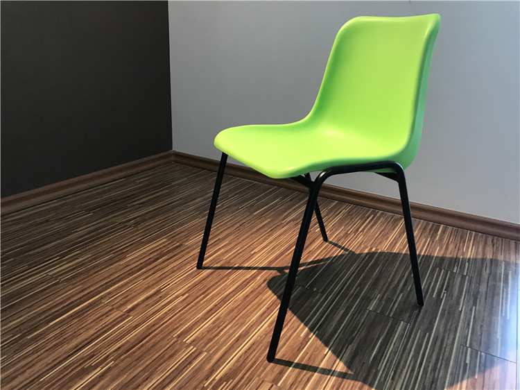 Sedia verde per studenti