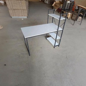 简单紧凑的办公桌，适合小型家庭办公室和公寓空间 - Product Image 1