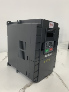 Unidad de bomba solar monofásica de entrada y salida de 2,2 kW, 450V CC, VFD de entrada, frecuencia variable con 99% MPPT y certificado CE