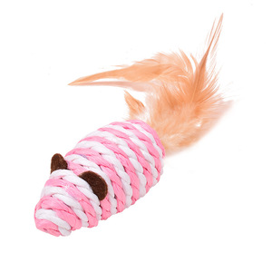 Juguetes de ratón de sisal para gatos grandes con cola de plumas y hierba gatera para masticar y rascar gatos, juguete interactivo para ratones hechos en China - Product Image 1