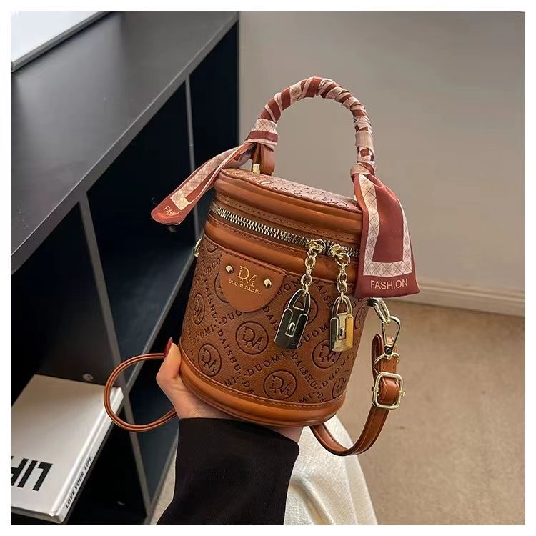 สีน้ำตาล