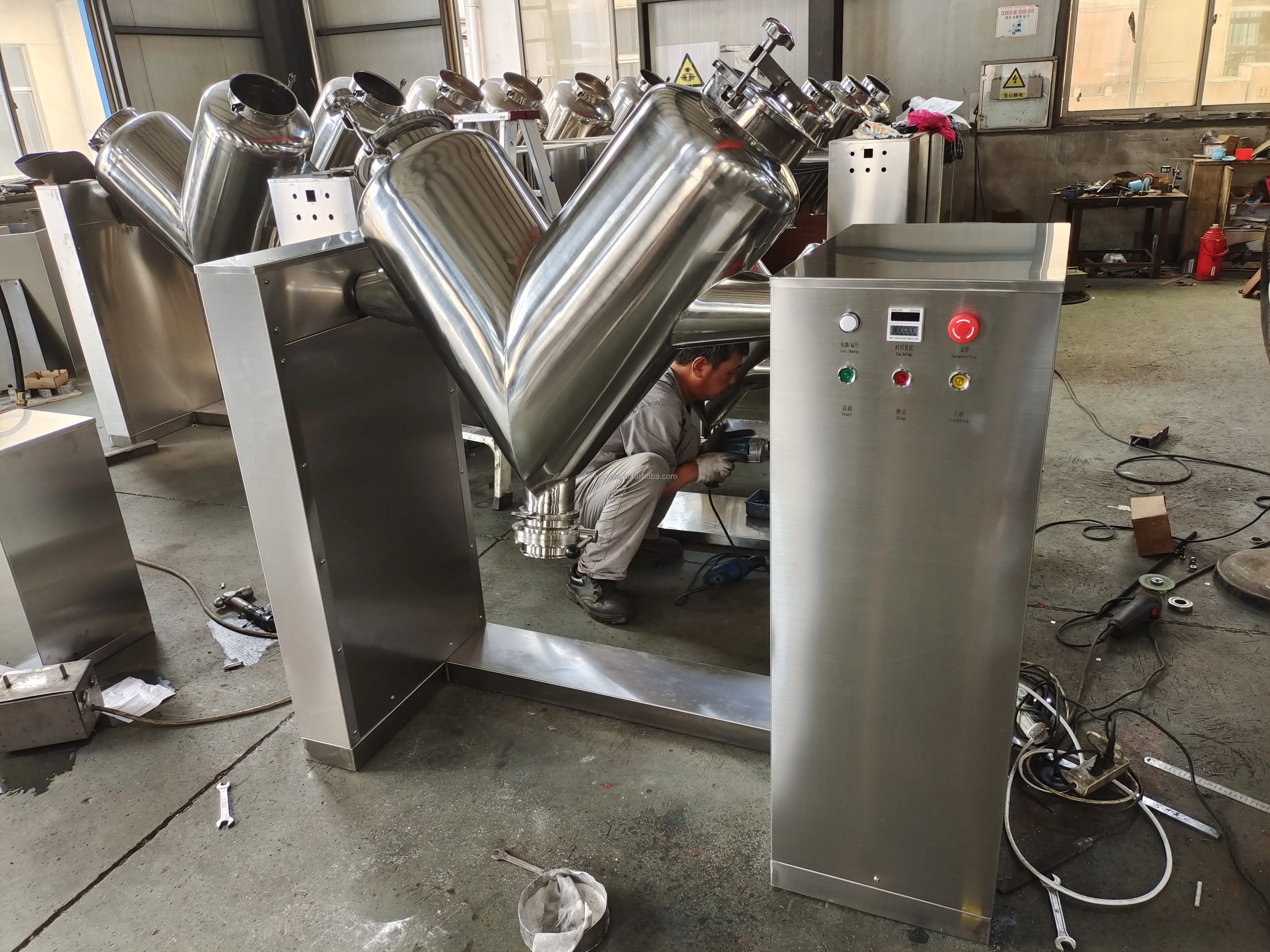 Industriale in acciaio inox miscelazione ad alta velocità di miscelazione cibo polvere Mixer macchina V frullatori con spruzzatore