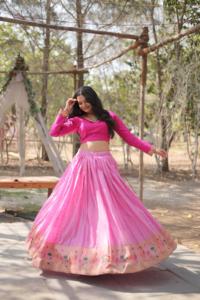 קולקציה חדשה סוג מערבי של lehenga <span class=keywords><strong>choli</strong></span> עם תפירה מלא תפרים lehenga <span class=keywords><strong>choli</strong></span> לנשים