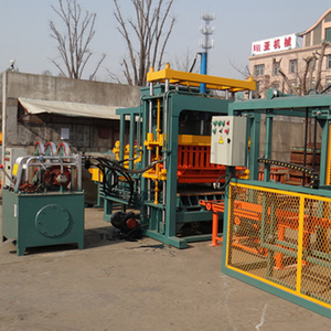 Maquinaria de ladrillo de alta velocidad, máquina de fabricación de bloques de enclavamiento de pavimentación hueca de cemento de hormigón de QT5-20 - Product Image 1