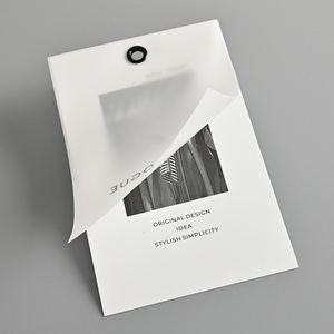 Etiqueta colgante de diseño personalizado barato con cuerdas Etiquetas colgantes de productos de papel columpio especial para ropa - Product Image 6