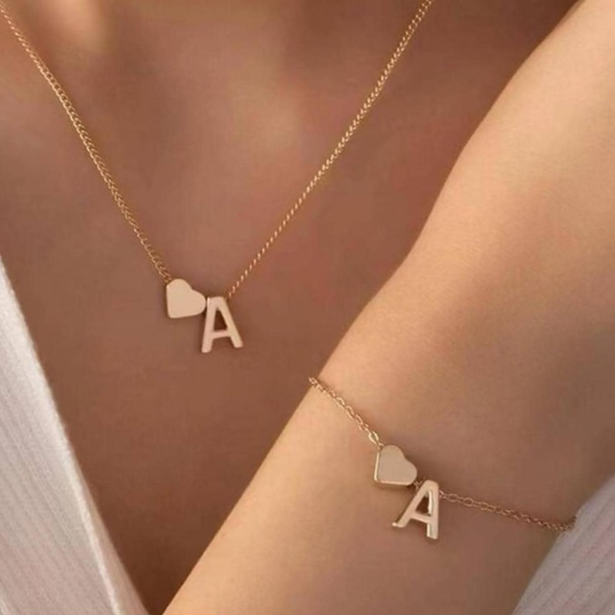 Set di lettere dorate A
