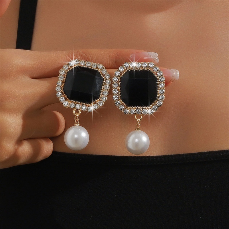 12 Earring - Black