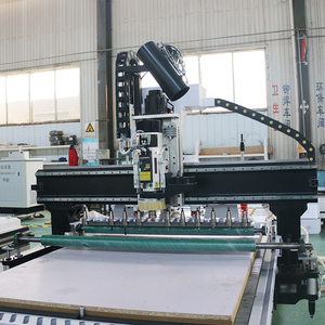 Scarico automatico di legno solido pannello mobile taglio sega 1325 CNC macchina per il taglio della porta dell'armadio del Router - Product Image 3