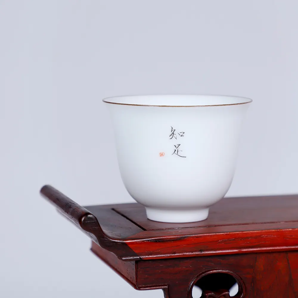Venta al por mayor personalizado Zhong's Kiln Jingdezhen porcelana blanca china taza de té cubierta de cerámica tazón y taza Kung Fu juego de té con caja de regalo