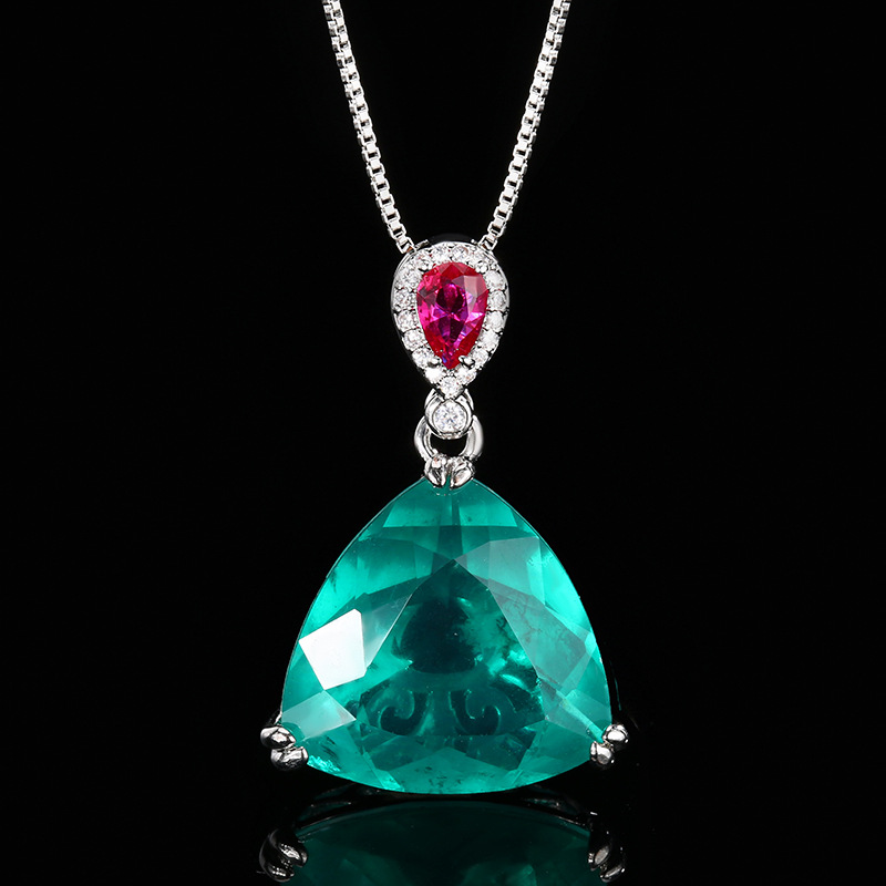 Emerald pendant with box chain