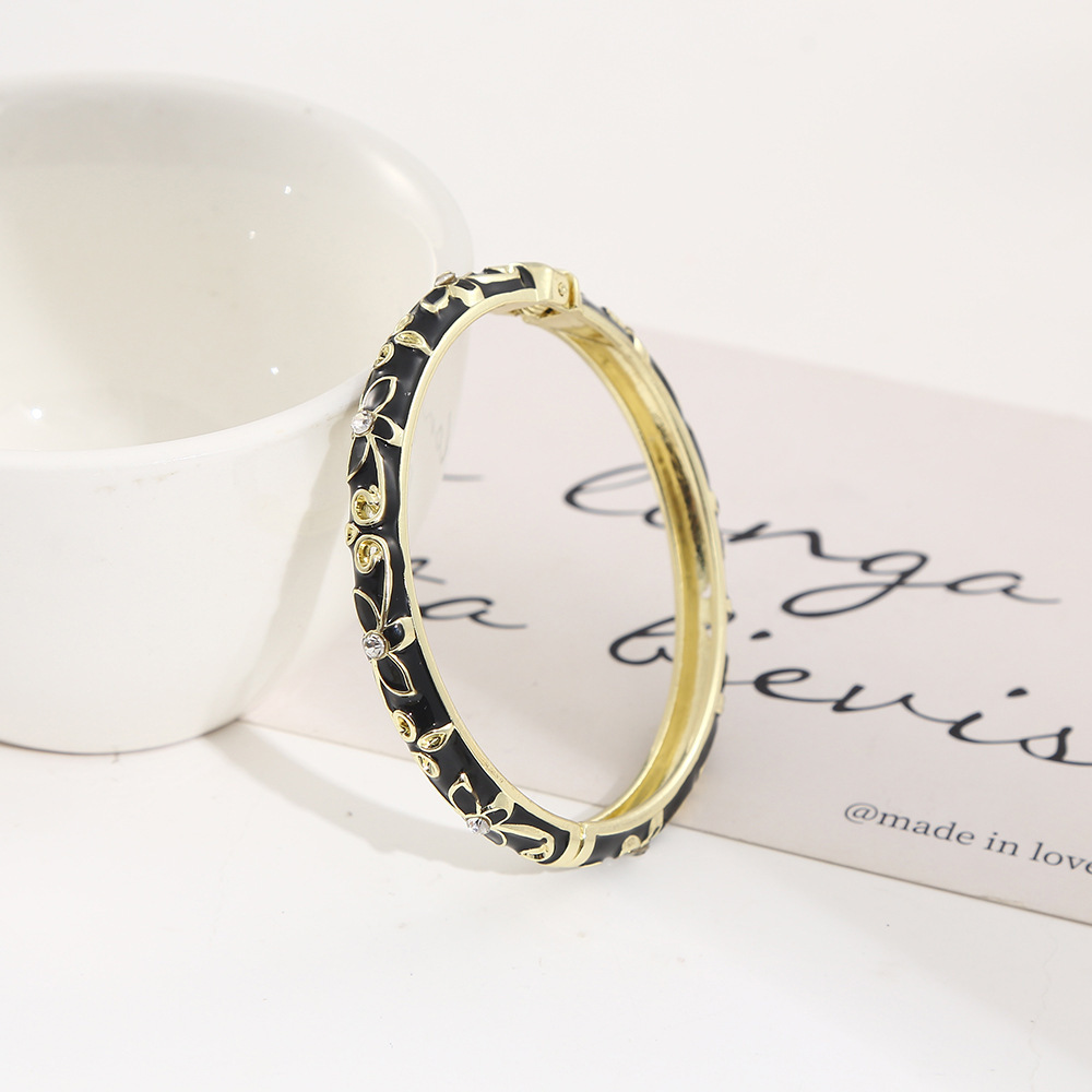 Hd-052 gold and black