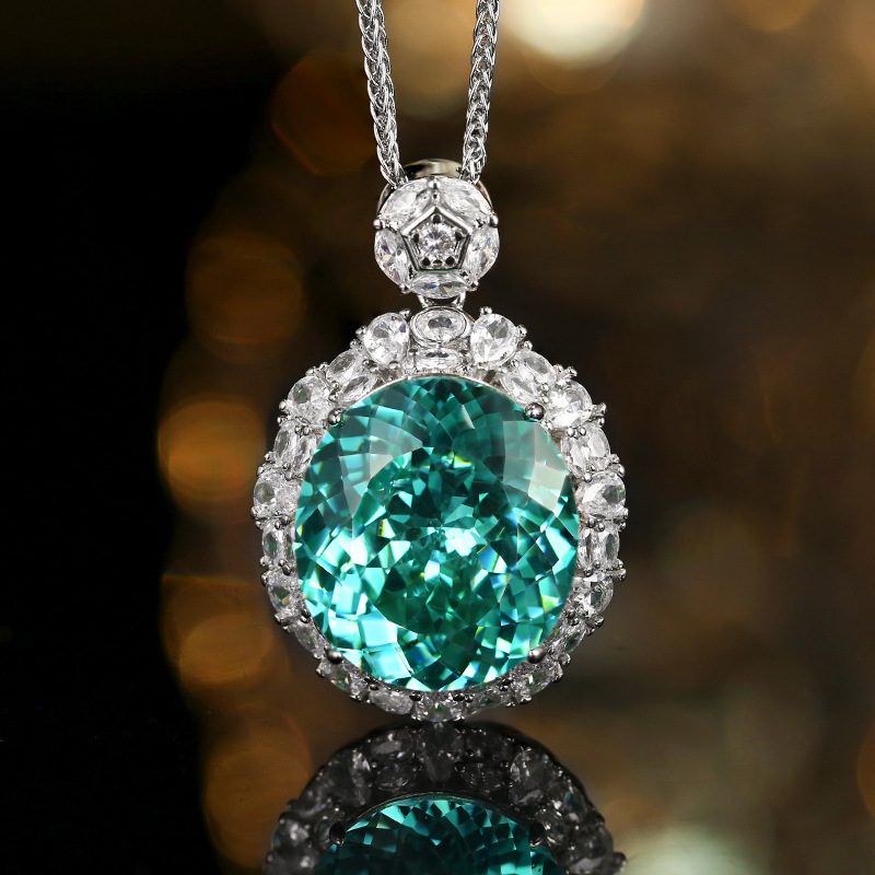 Para green pendant with Chopin chain