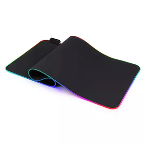 Tappetino per Mouse da gioco con Logo personalizzato a LED di grandi dimensioni RGB con supporto da polso colorato con tastiera quadrata personalizzata - Product Image 4