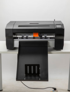 FRONT Sheet Label <strong>Cutter</strong> DXC330 With Micro Stepper Motor Automatic Sheet Feeding Cut 800mm/s CCD-Camera Atuo Contour Cut