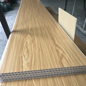 独自の新しい装飾ラミネートウッド<span class=keywords><strong>PVC</strong></span>天井パネル<span class=keywords><strong>PVC</strong></span>偽壁パネル新しい装飾コンセプト