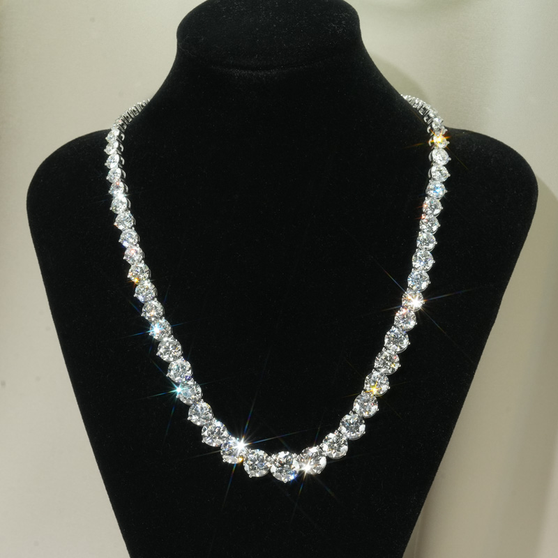 Collier en or 14 carats avec diamant de laboratoire