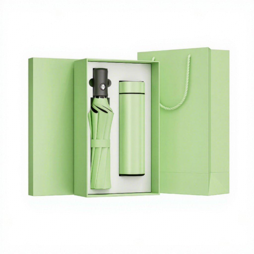 Tasse isotherme vert clair avec couvercle et base, et ensemble parapluie automatique.