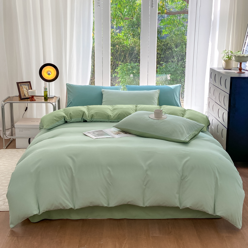 Light green+grass green