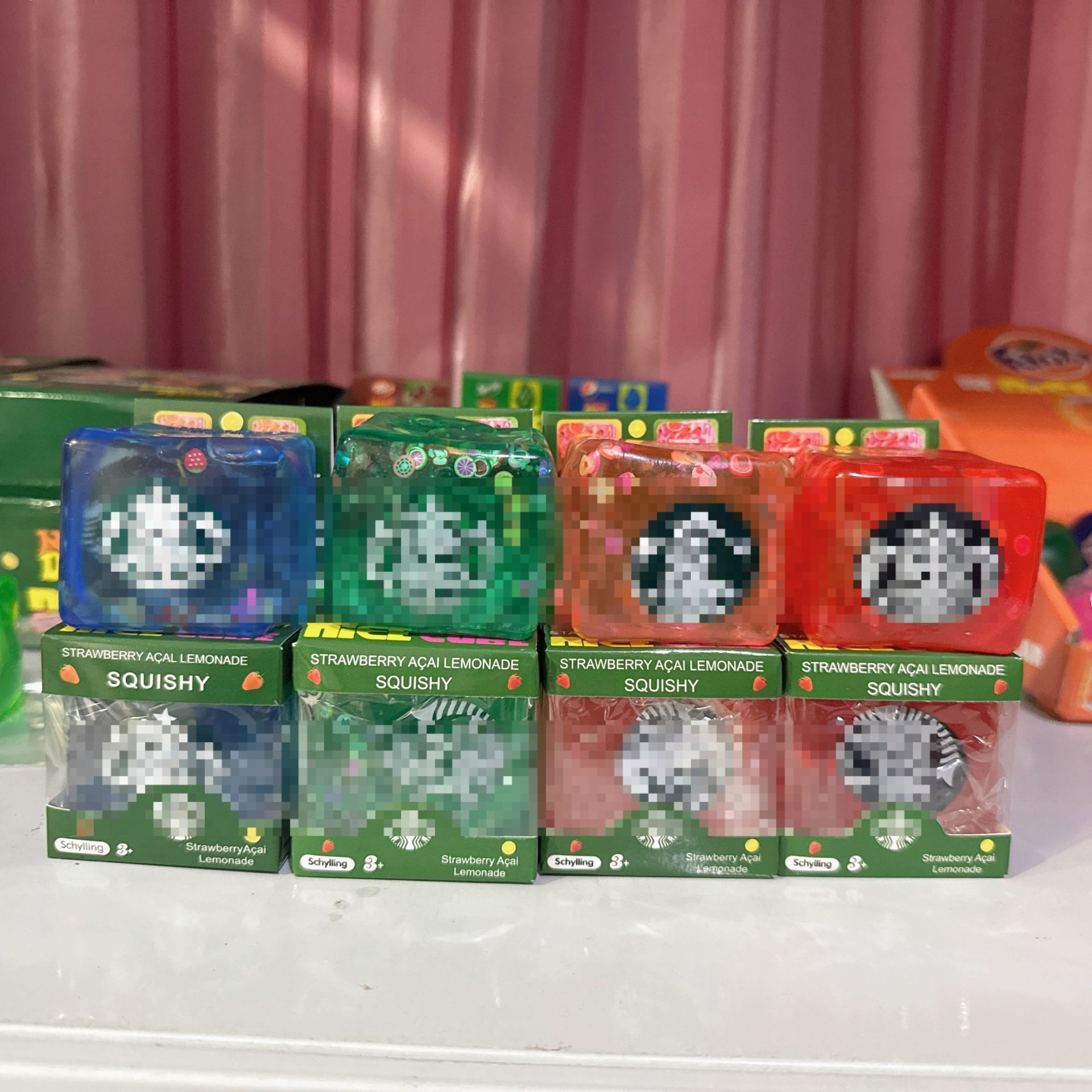 Los colores del cubo son aleatorios.