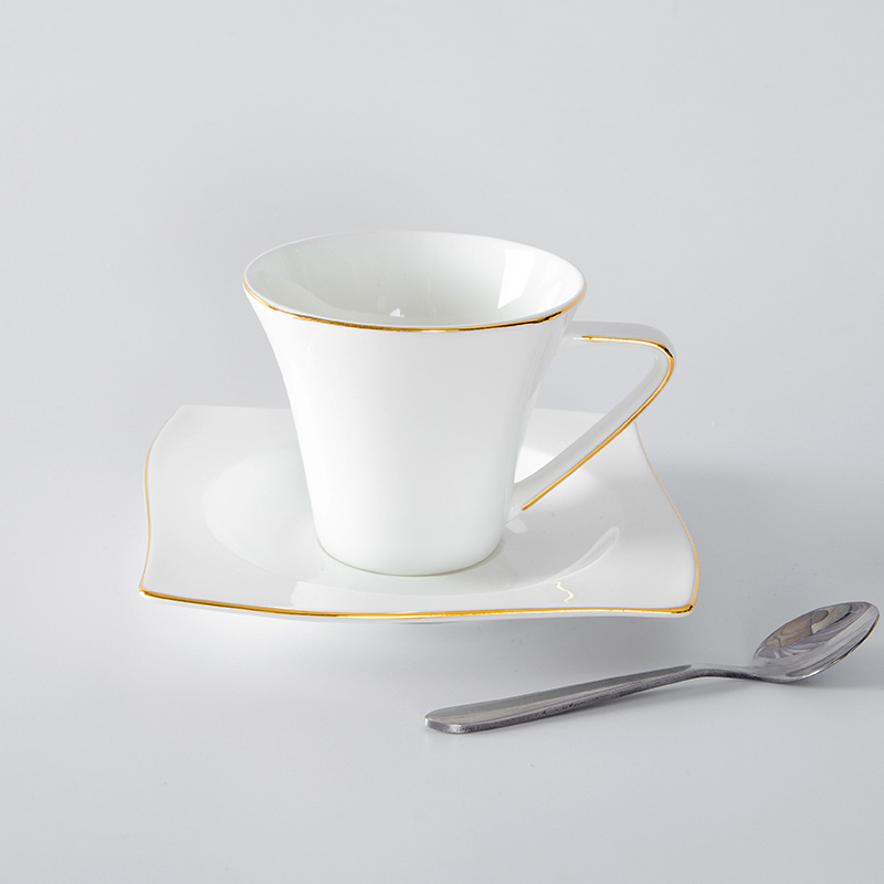 Phnom Penh Kunlun Taza y Platillo