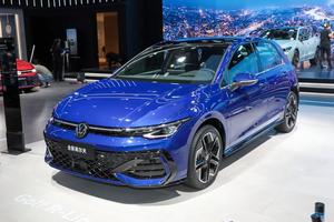 阿尔及利亚2025大众高尔夫8 380TSI DSG <span class=keywords><strong>GTI</strong></span>轿车FWD汽油车左舵驾驶大众高尔夫1.<span class=keywords><strong>5</strong></span> 150高尔夫8 2024