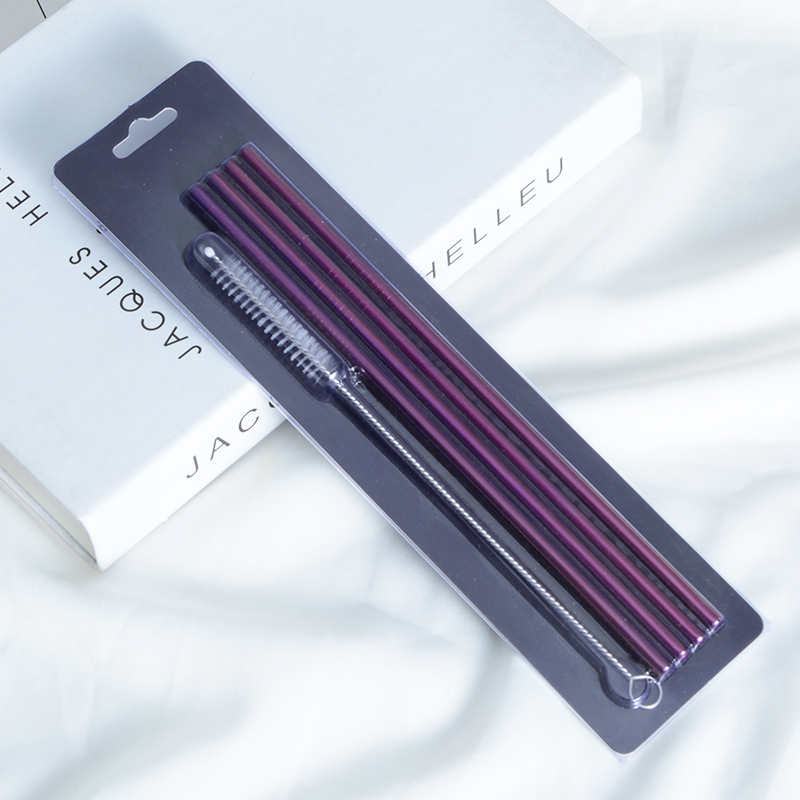 ensemble de pailles droites violettes