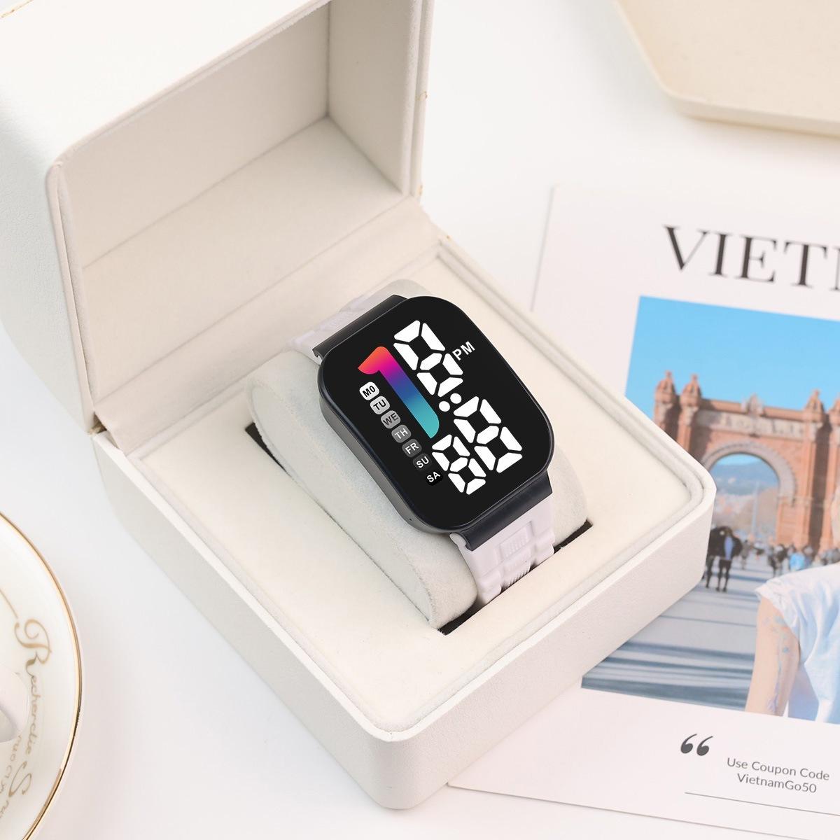 Montagne de neige blanche