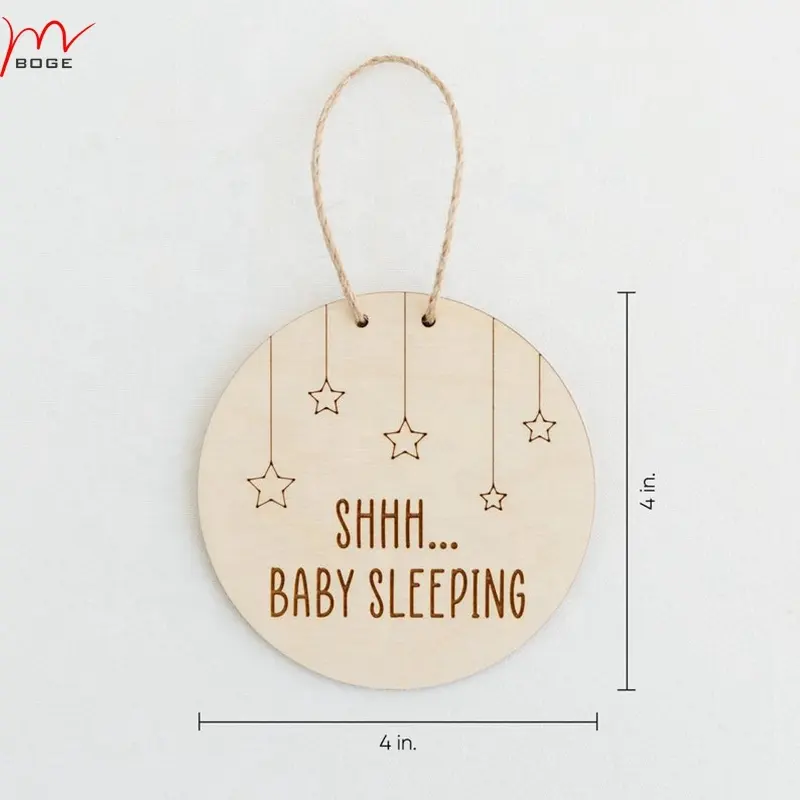 Madeira redonda porta etiqueta de madeira sinal gravado com bebê dormir
