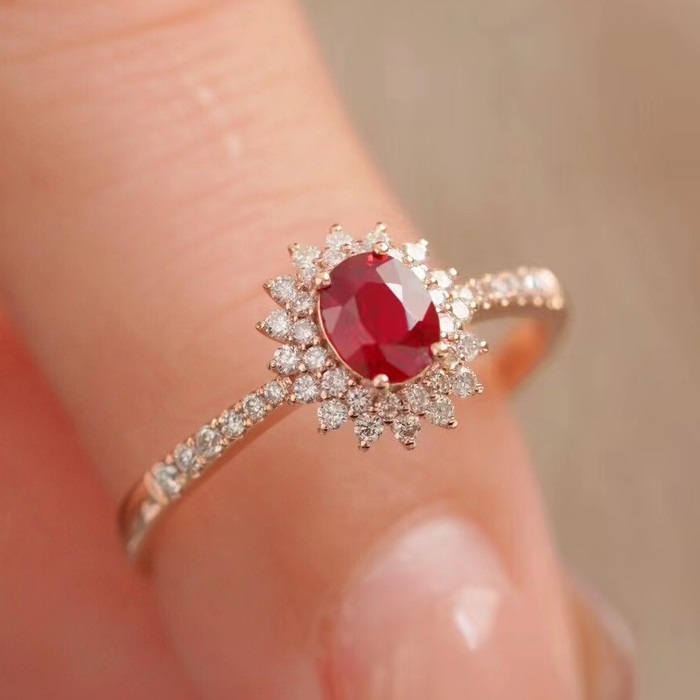 Oro rosa con rubí de 0.5 quilates