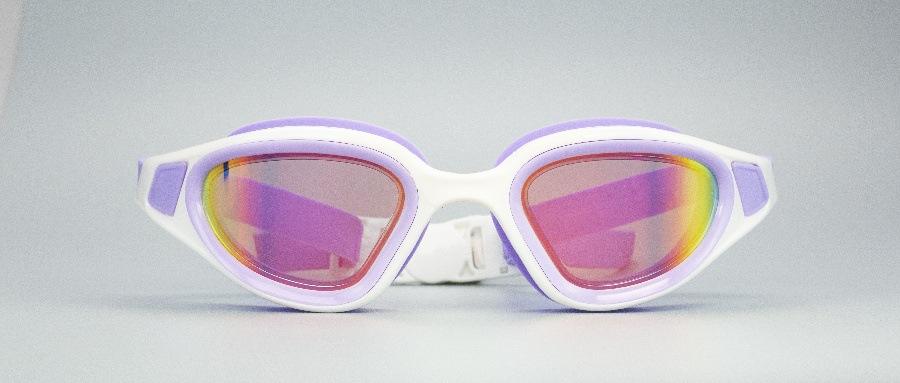 สีม่วงสดใส