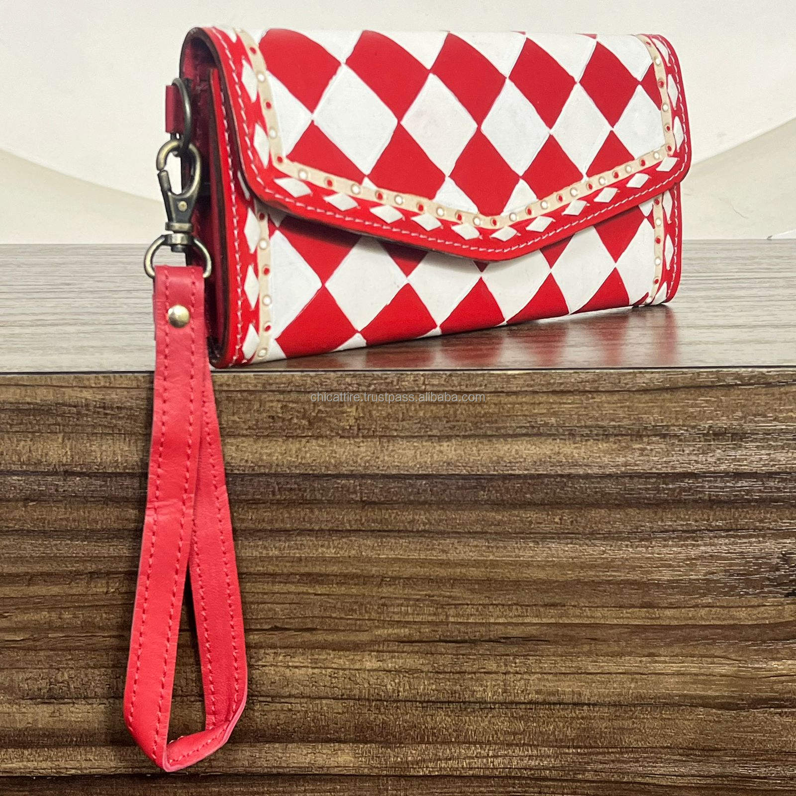 ลายตารางหมากรุกสีแดงขาว