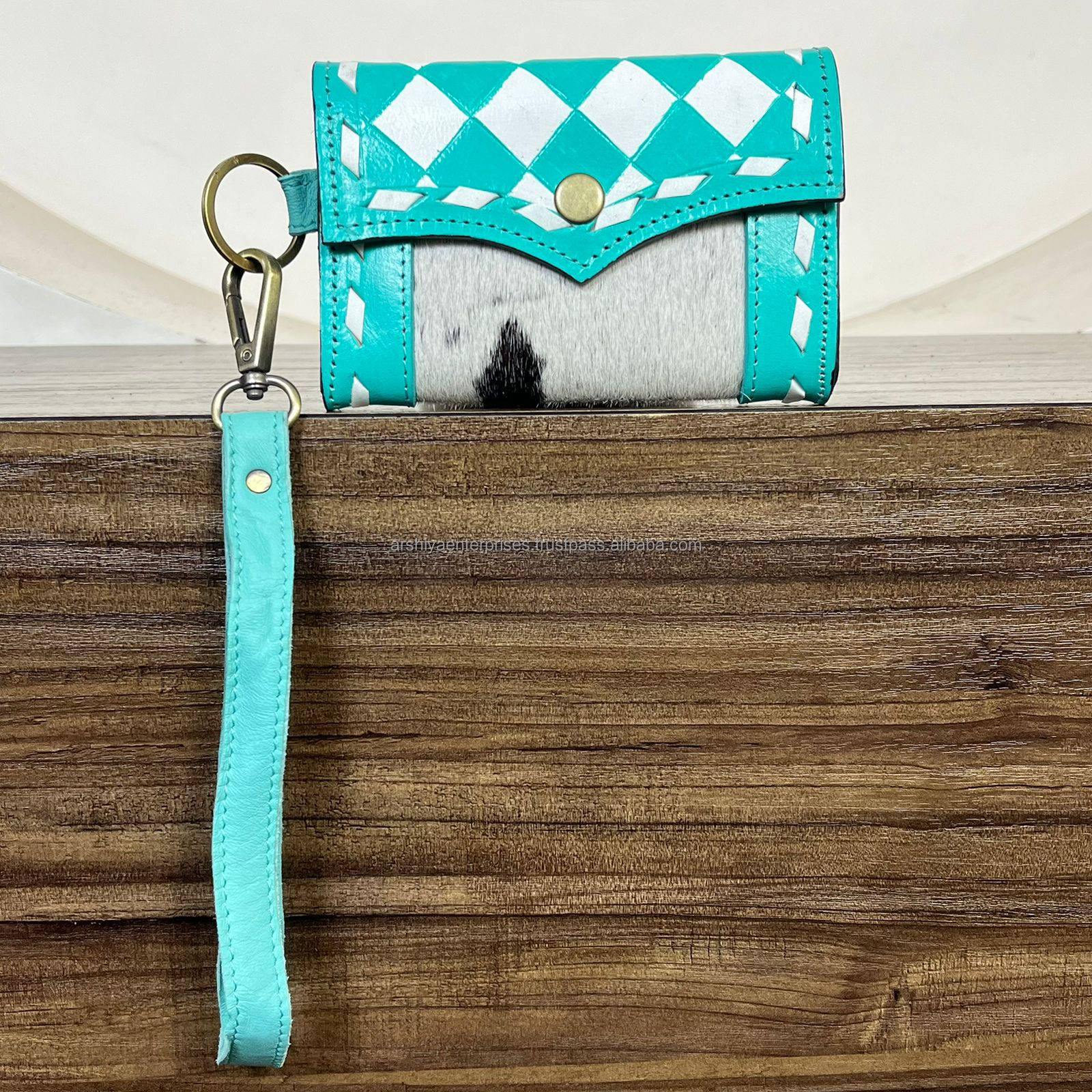 Turquoise et blanc à carreaux