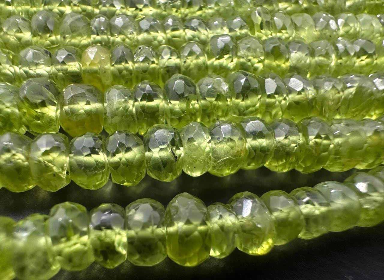 สีเขียว