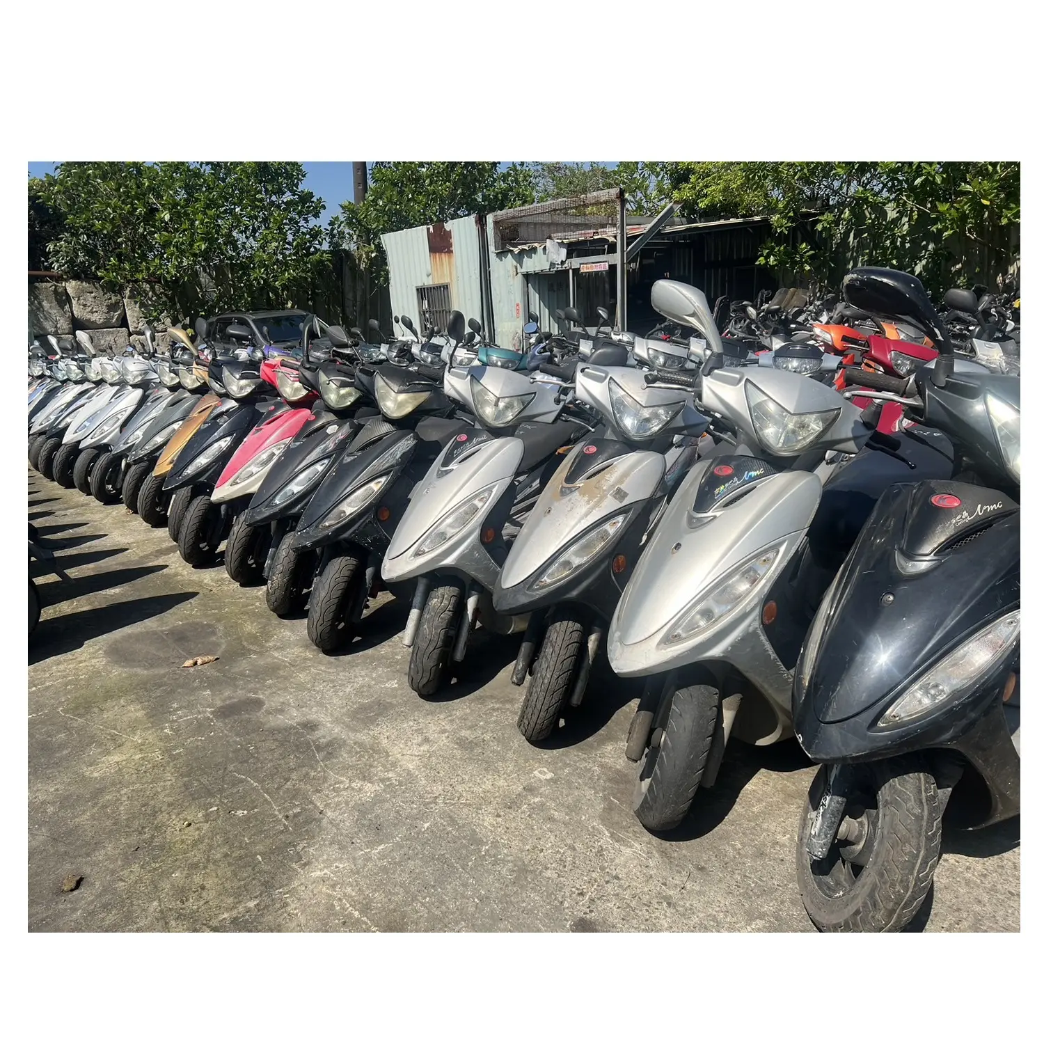 Motos d'occasion taïwanaises yamaha cygnus 125 cc kymco jr100 bws 100