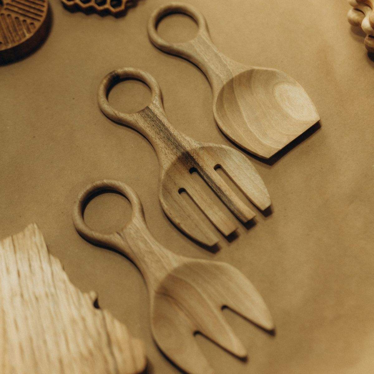 สีน้ำตาล