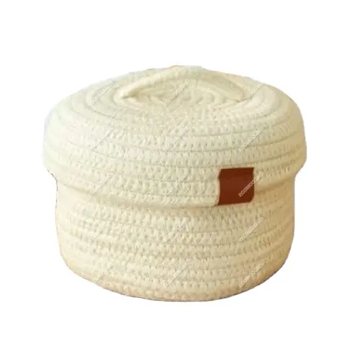 Di alta qualità durevole nuovo Design di paglia naturale cesto di stoccaggio di articoli vari in cotone bianco corda cesto sostenibile con coperchio