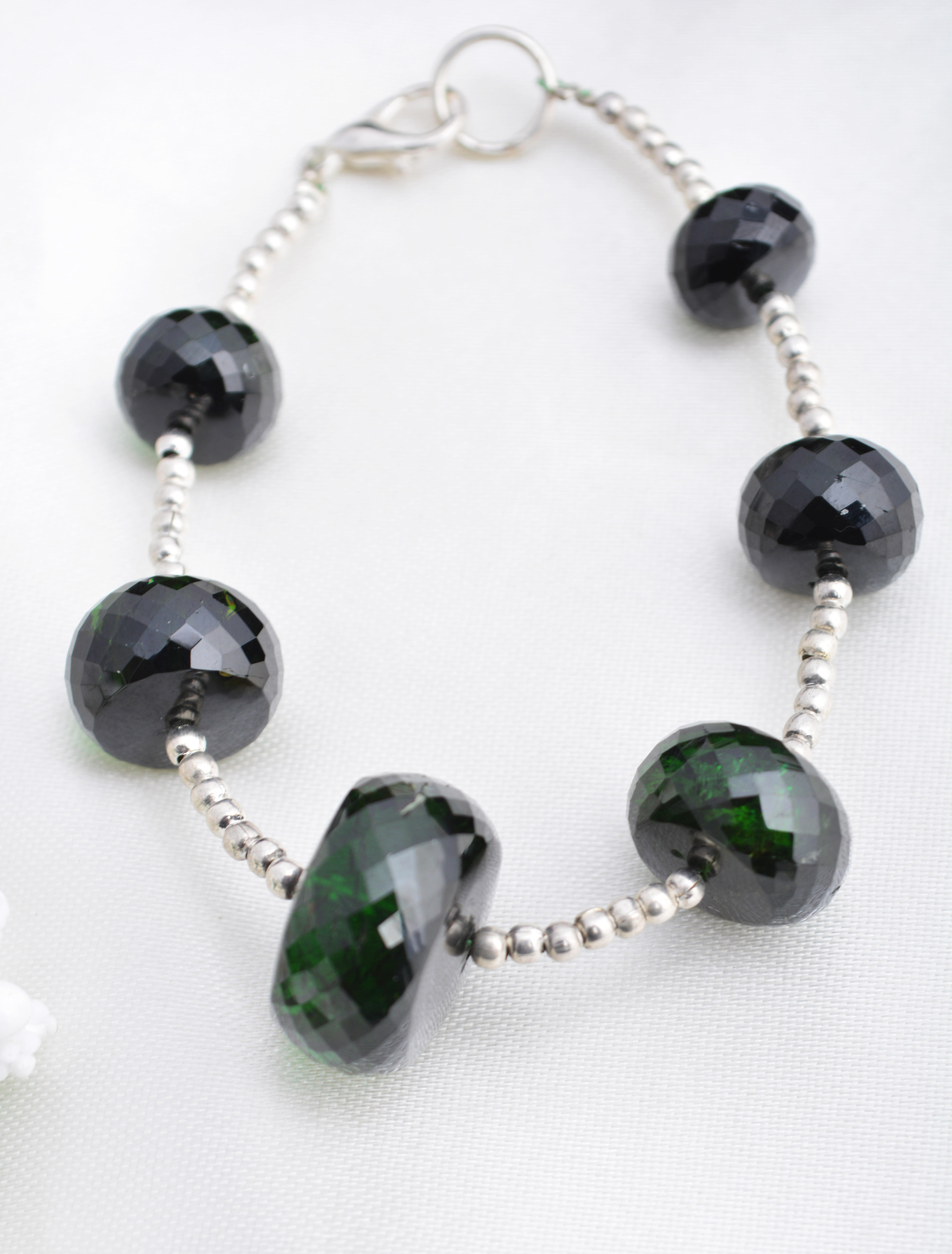 สีเขียว