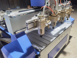 Enrutador CNC 3D de 4 ejes, velocidad rápida, cabezales múltiples, máquina CNC de esculpir 3D, enrutador CNC de 3 ejes y 4 husillos - Product Image 6