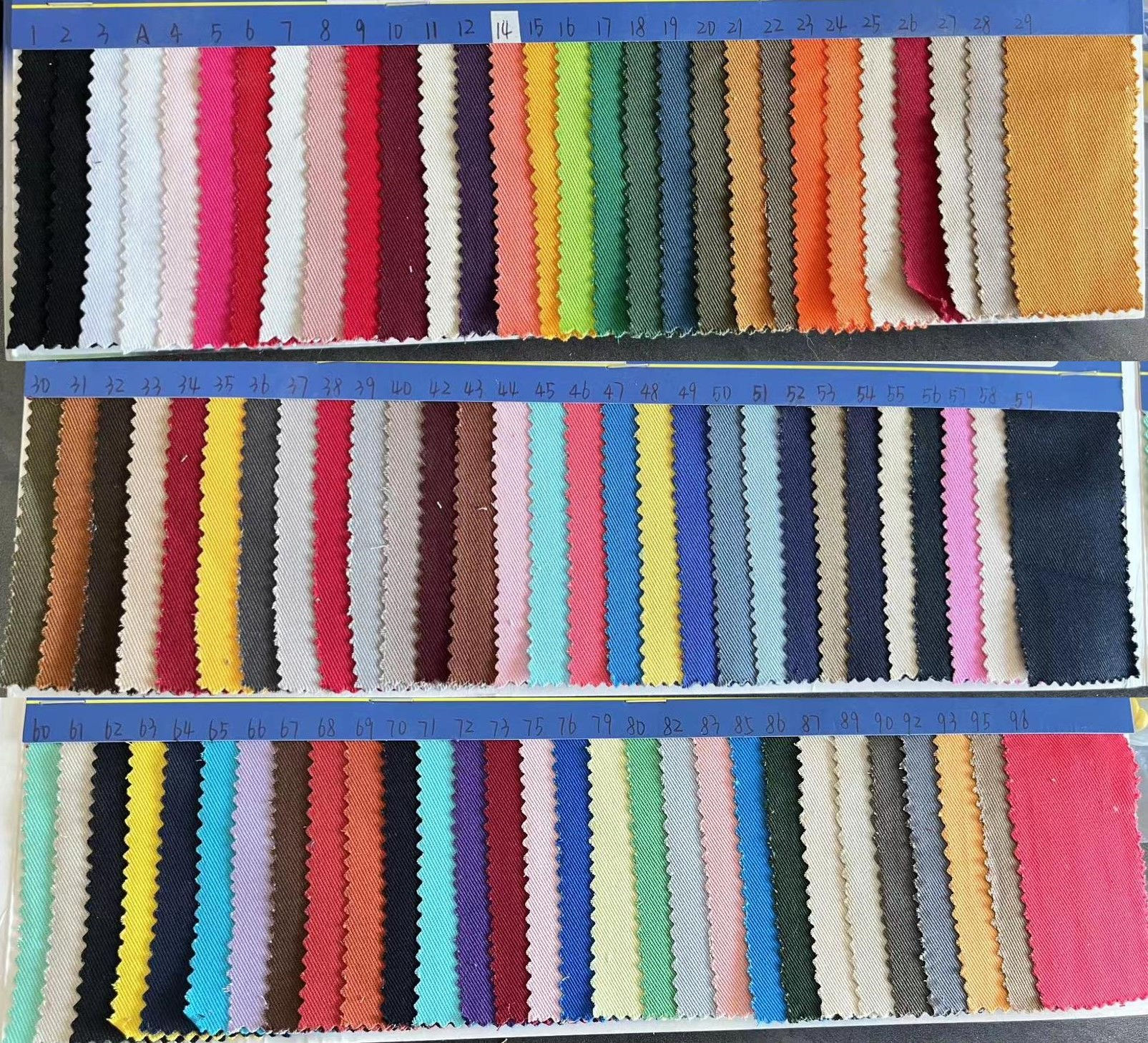 สีที่กำหนดเอง