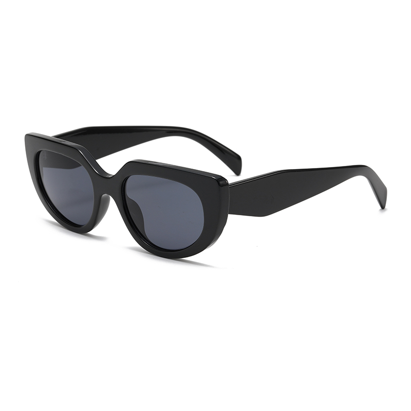 C1: Black/ Smoke