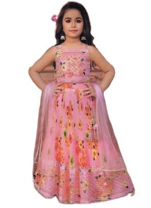 流行亮片绣有漂亮的印花儿童<span class=keywords><strong>lehenga</strong></span> <span class=keywords><strong>choli</strong></span>