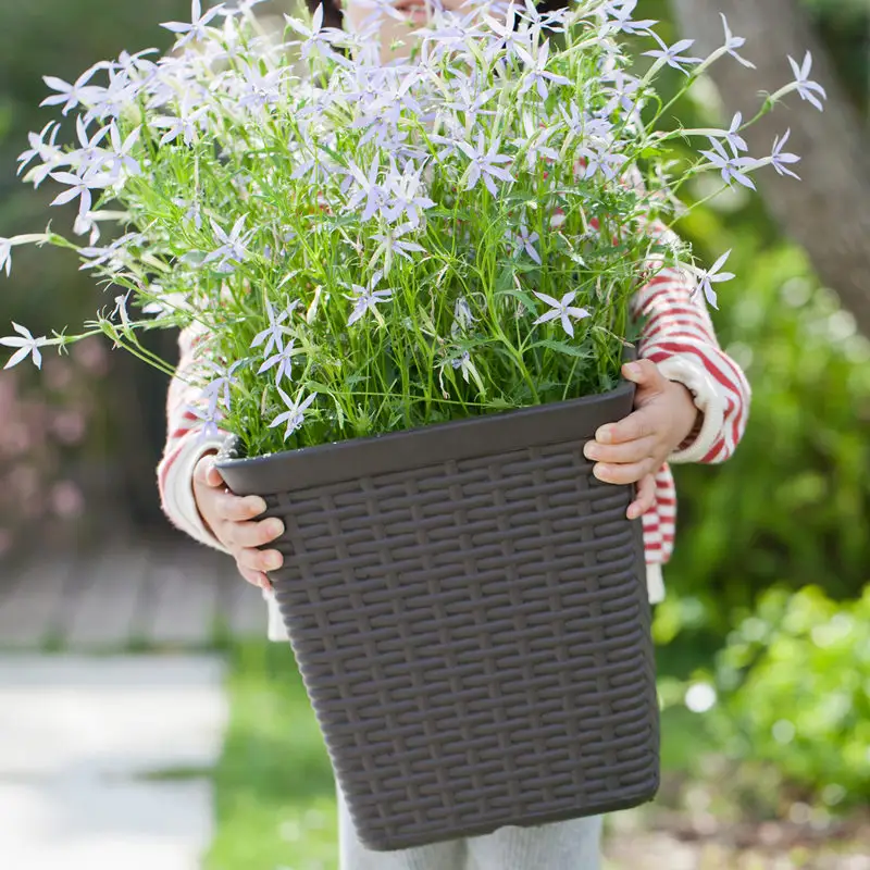 Giardino all'aperto grande grande vaso di fiori poli Pe resina vimini conico quadrato plastica Rattan fioriera per piante da interno