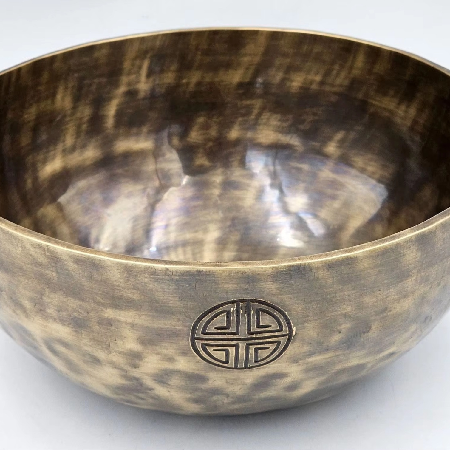 สีเทาเข้ม